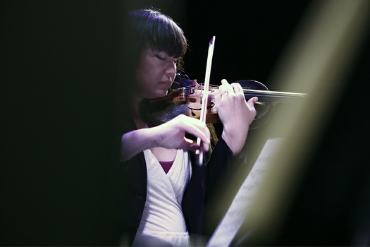 Michi Wiancko, violinist, composer © Sonja Werner Fotografie