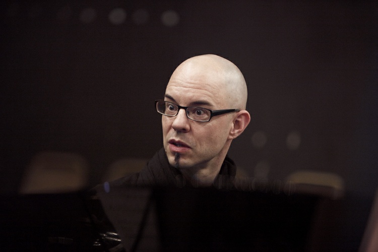 Nik Baertsch, piano © Sonja Werner Fotografie