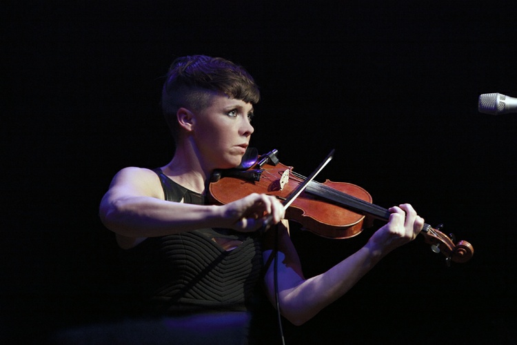 Sarah Neufeld, violin, composer © Sonja Werner Fotografie